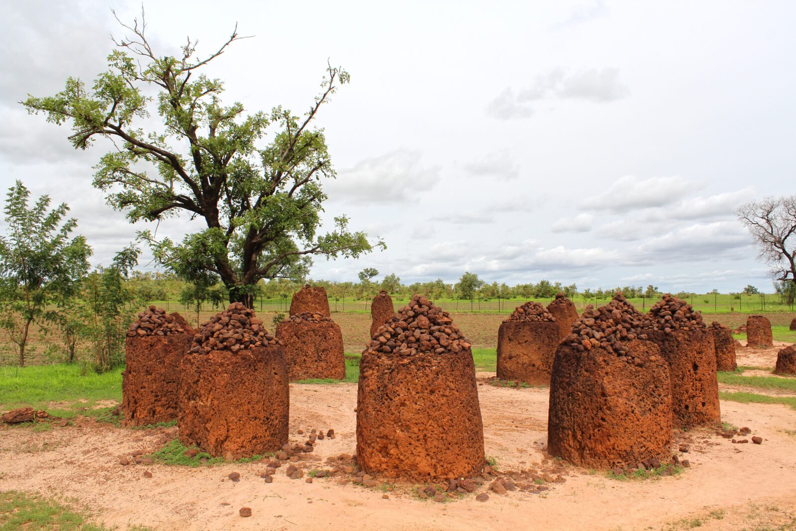 Die Steinkreise aus Megalithen in Wassu/ Gambia sind UNESCO Weltkulturerbe