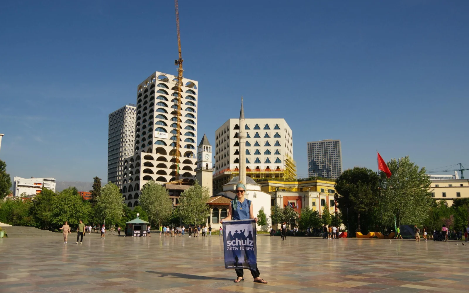 Start- und Endpunkt Ihrer Reise ist die vibrante Hauptstadt Tirana