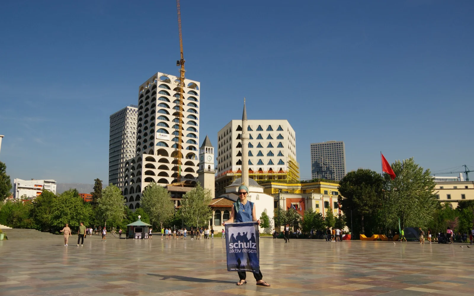 In der lebhaften Haupstadt Tirana endet Ihre Reise