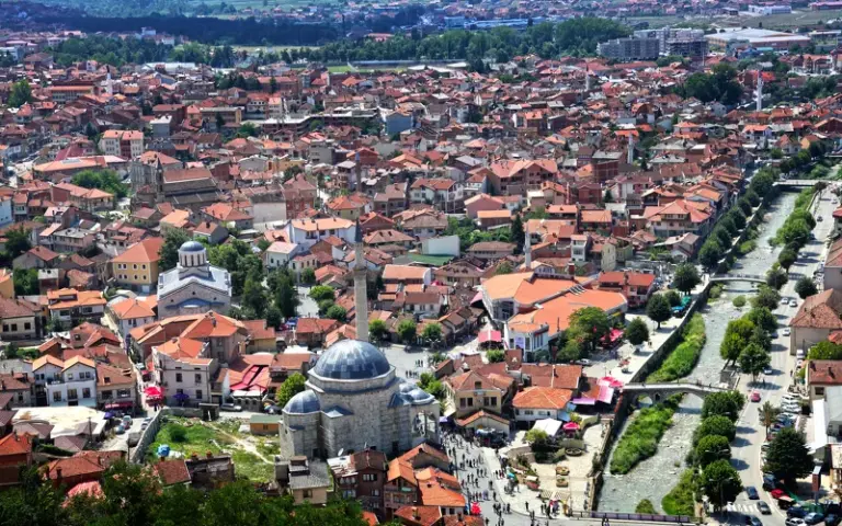 Kosovo–Albanien: Kosovos Kulturschätze und Fahrt zum Korab-Massiv