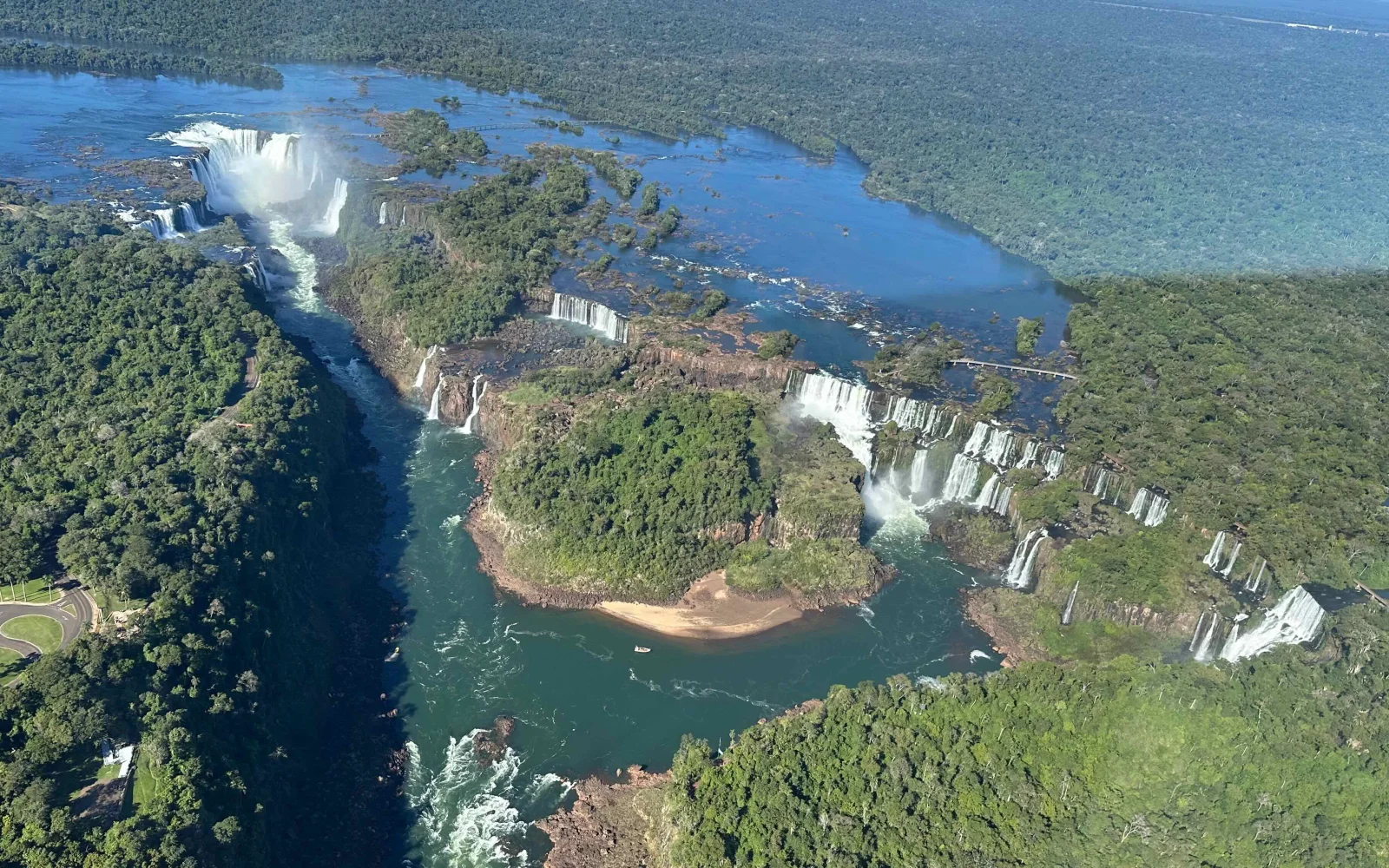 Beim Heimflug können Sie mit etwas Glück die Wasserfälle aus der Luft sehen