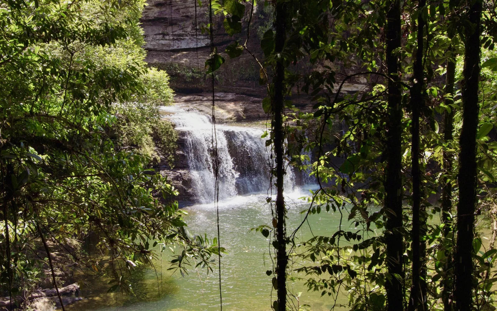 Wasserfälle und natürliche Becken laden zu einem erfrischenden Bad ein