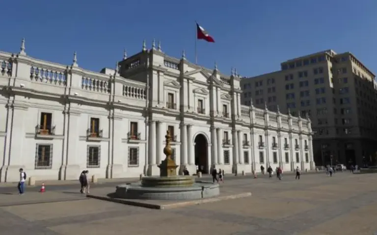 Anreise nach Santiago mit Ankunft am nächsten Tag und Stadtrundgang