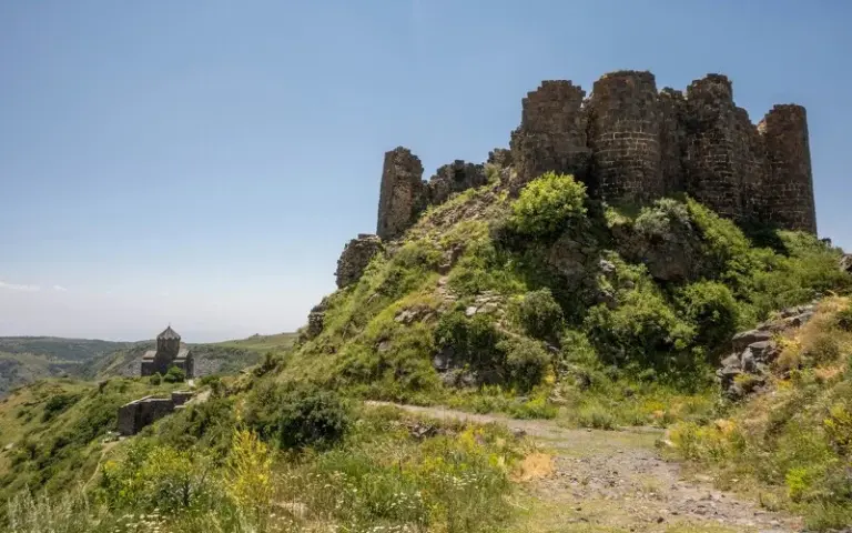 Weltkulturerbestätte Kloster Haghpat und Burg Amberd