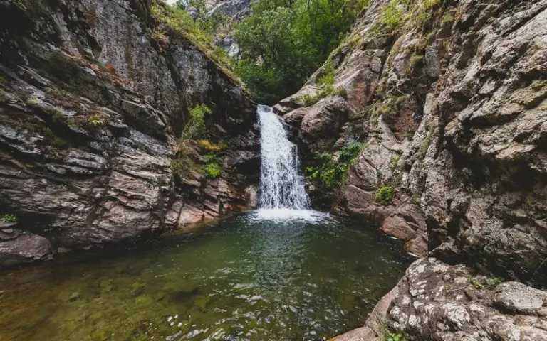 Geysire, Wasserfälle und Aussichtspunkte um Jermuk