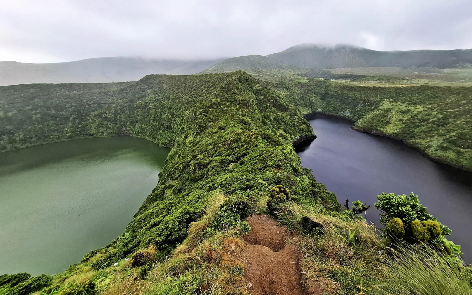 Lagoa Negra und Lago Comprida auf Flores