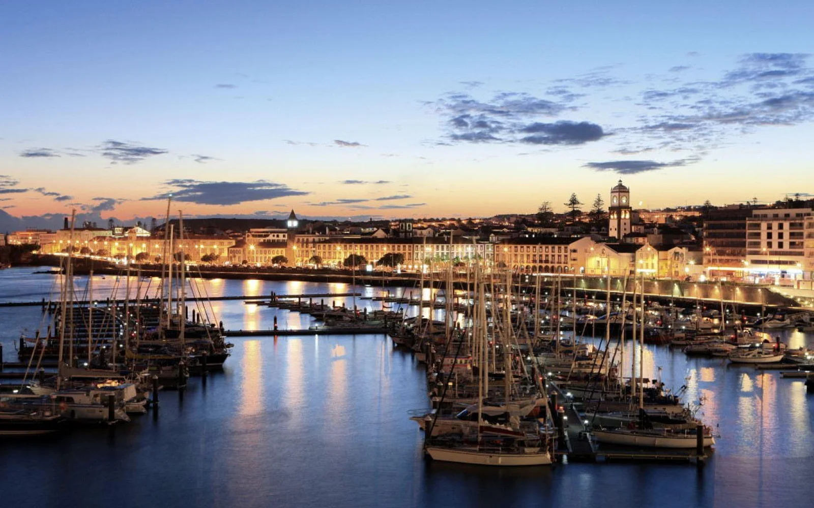 Ihre Reise beginnt in der Haupstadt Ponta Delgada