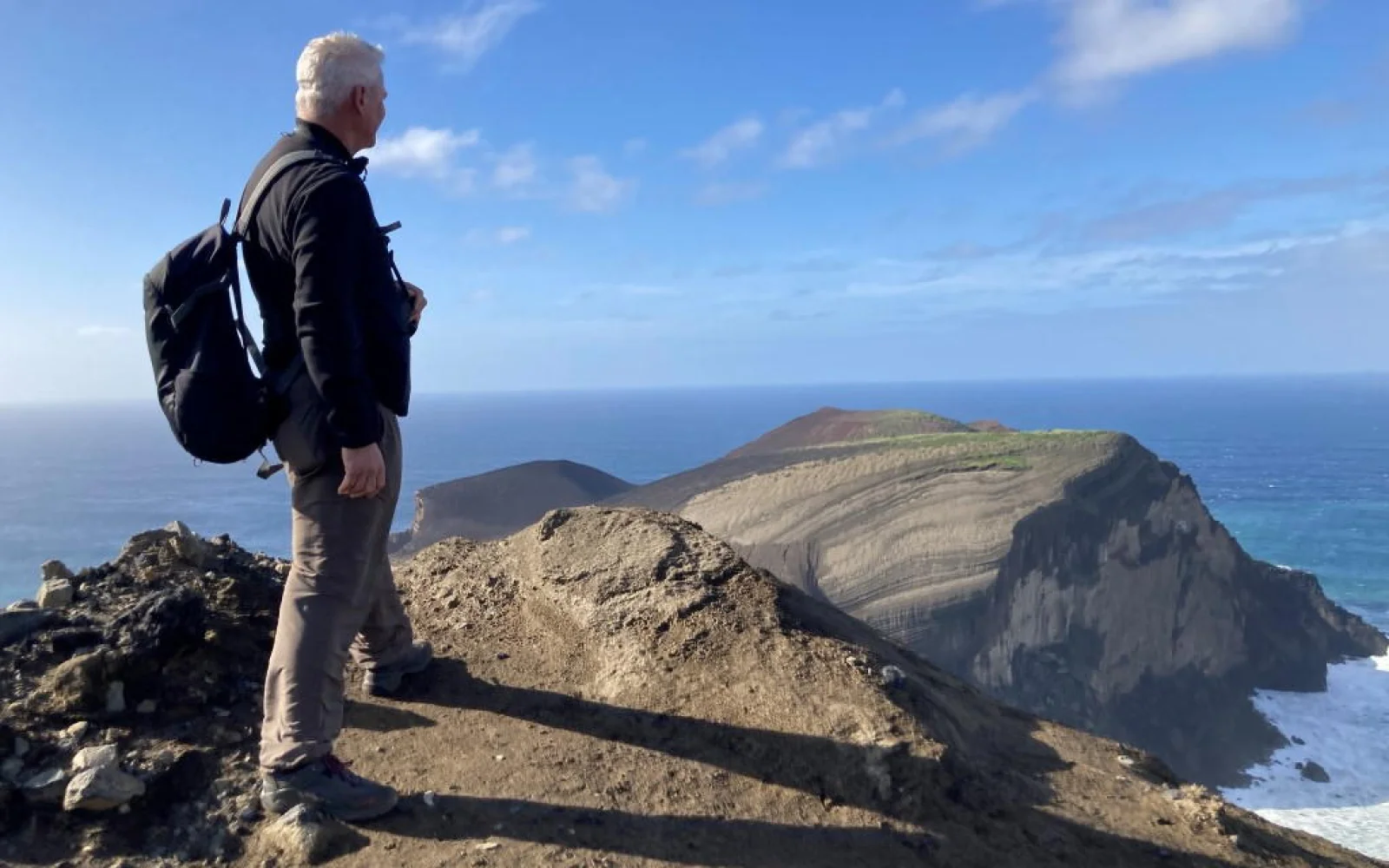 Auf den Spuren des Vulkanismus sind Sie am Capelinhos auf Faial unterwegs