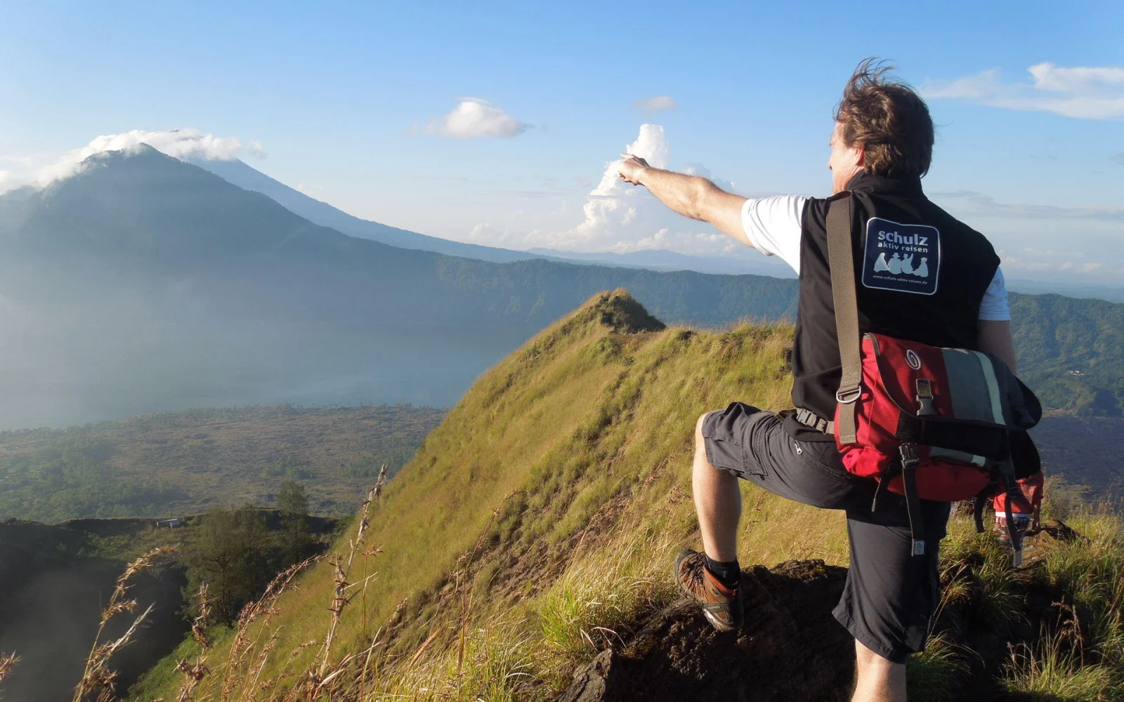 Vulkan-Trekking mit Indonesien-Kenner Falko Flämig (Foto: U. Richtsteiger)