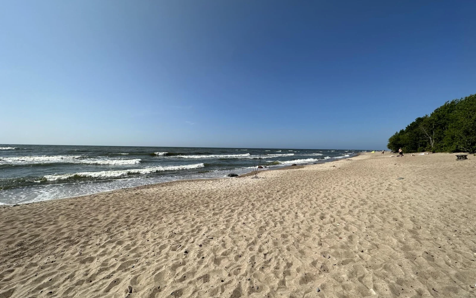 Kilometerlange Sandstrände an der lettisch-litauischen Westküste