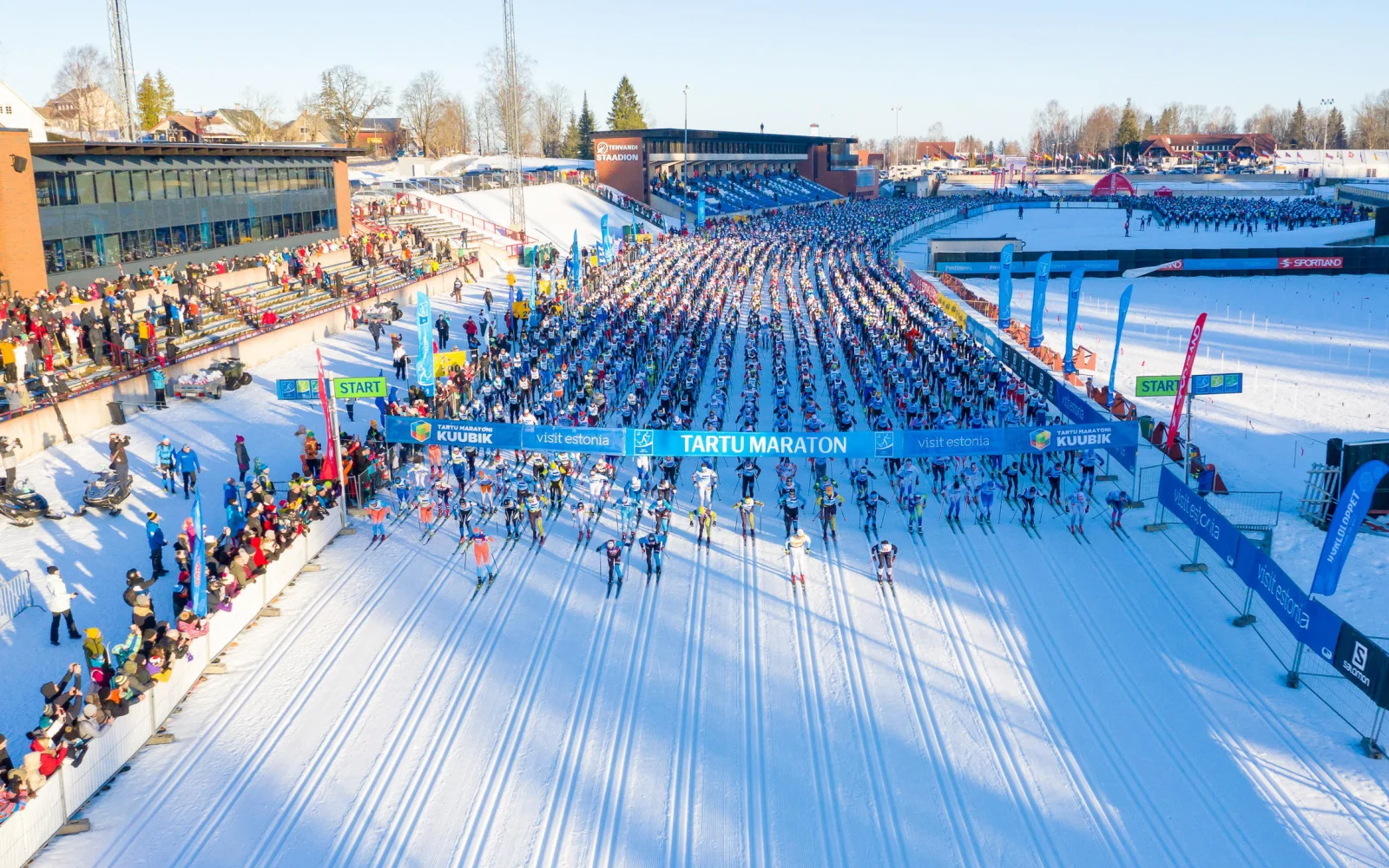 Start des größten Skimarathons im Baltikum im Thevandi-Skistadion in Otepää