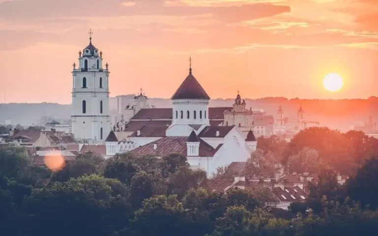 Transfer zum Flughafen Vilnius und Heimreise