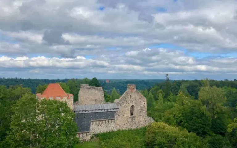 Wanderung in Sigulda im Gauja-Nationalpark