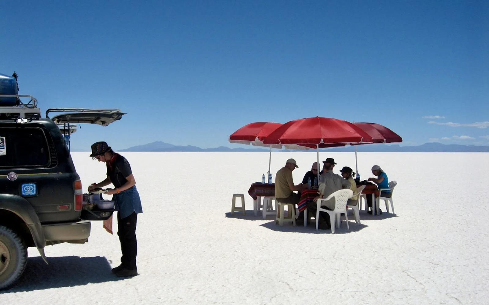 Picknick im größte Salzsee der Welt - der Salar de Uyuni