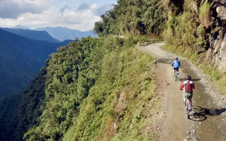 Freizeit, optionale Biketour auf der Todesstraße oder Tiwanaku-Ausflug