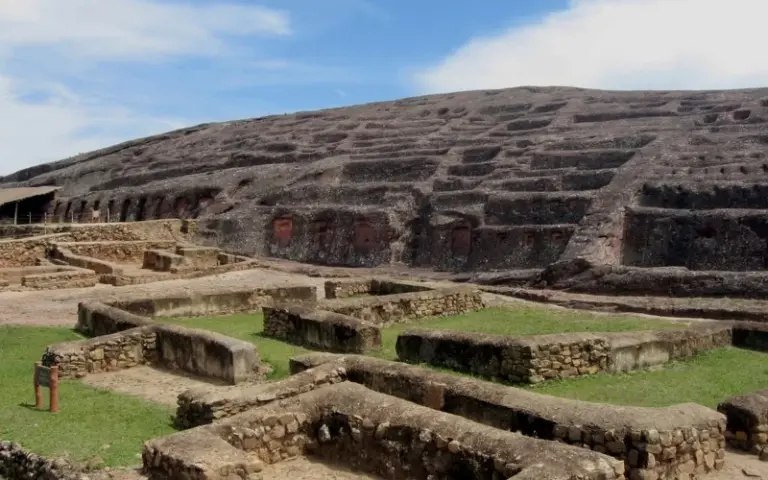 Ankunft in Santa Cruz und Besichtigung der Inkafestung in Samaipata