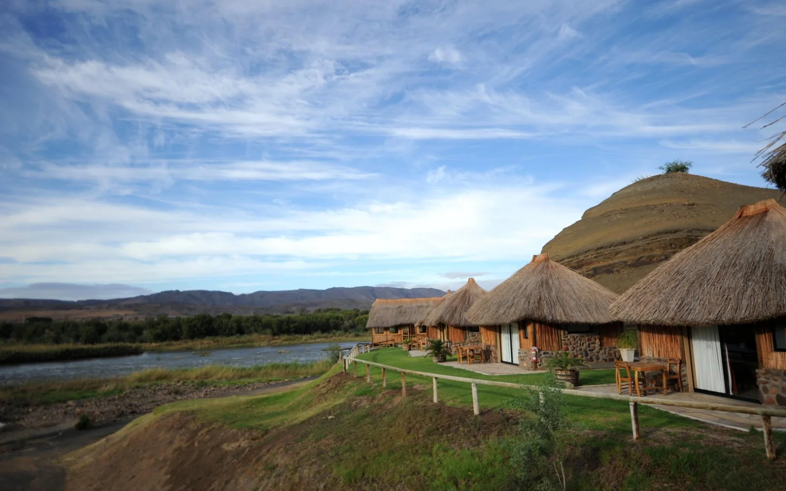 Ihre Lodge am Orange River. Untergebracht sind Sie ausschließlich in festen Unterkünften