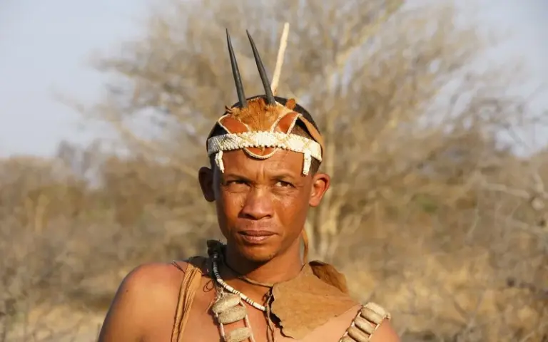 Beginn Ihrer Safari und Wanderung mit einem San-Bushman
