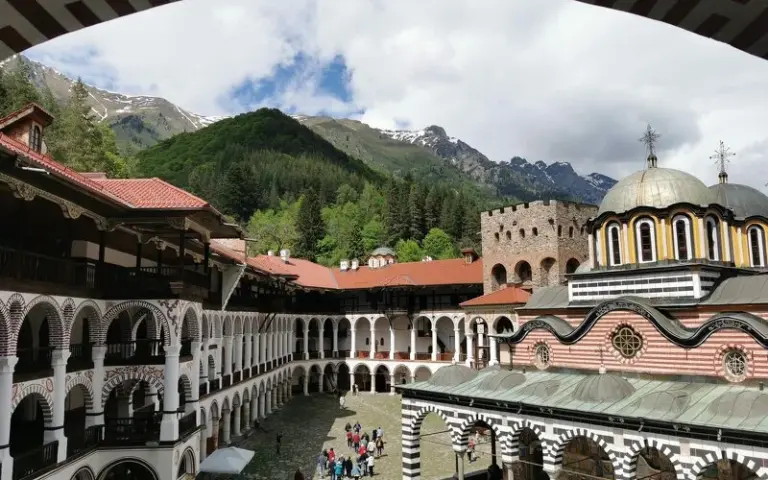 Teil 2 der Trekkingtour, Abstieg zum Rila-Kloster und Klosterführung