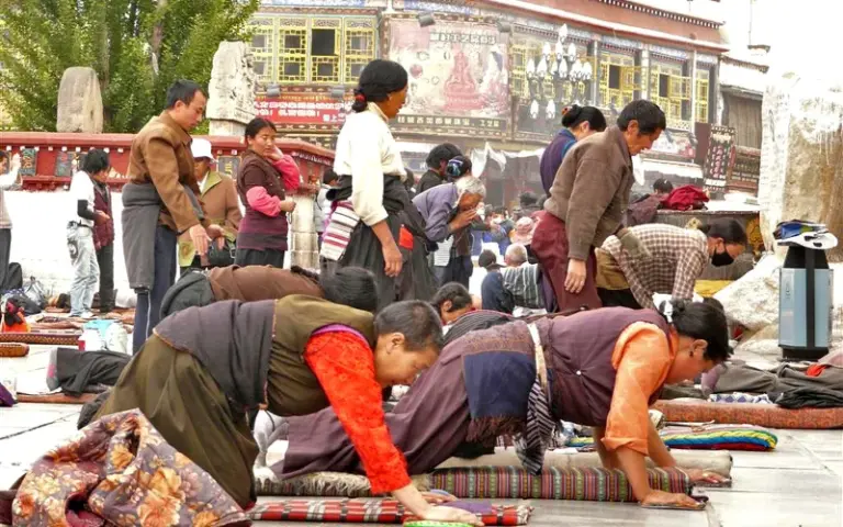Rückfahrt nach Lhasa und Zeit für eigene Erkundungen