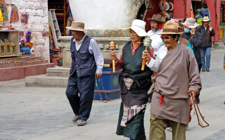Spektakulärer Himalaya-Flug nach Lhasa und Barkhor-Pilgerrunde