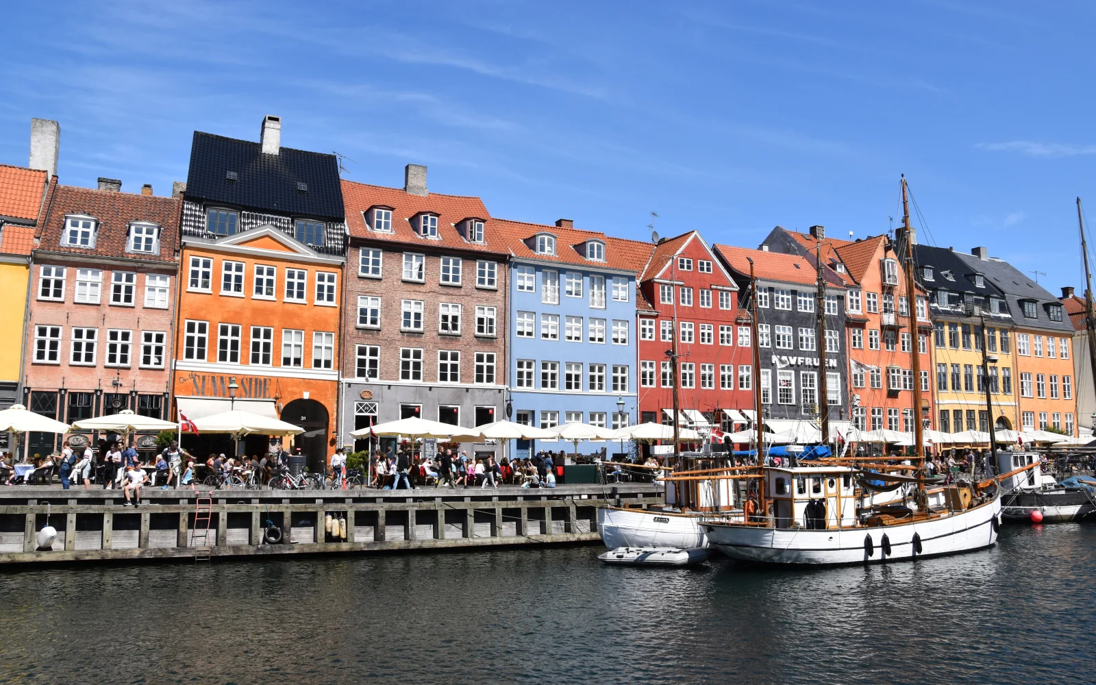 Gemütliche Cafes am Hafen von Kopenhagen