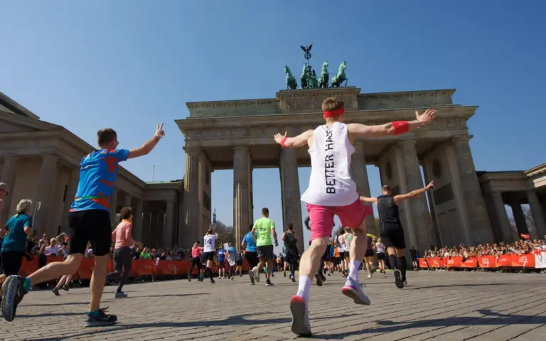 Ziel am Brandenburger Tor |  GENERALI BERLINER HALBMARATHON | © SCC EVENTS