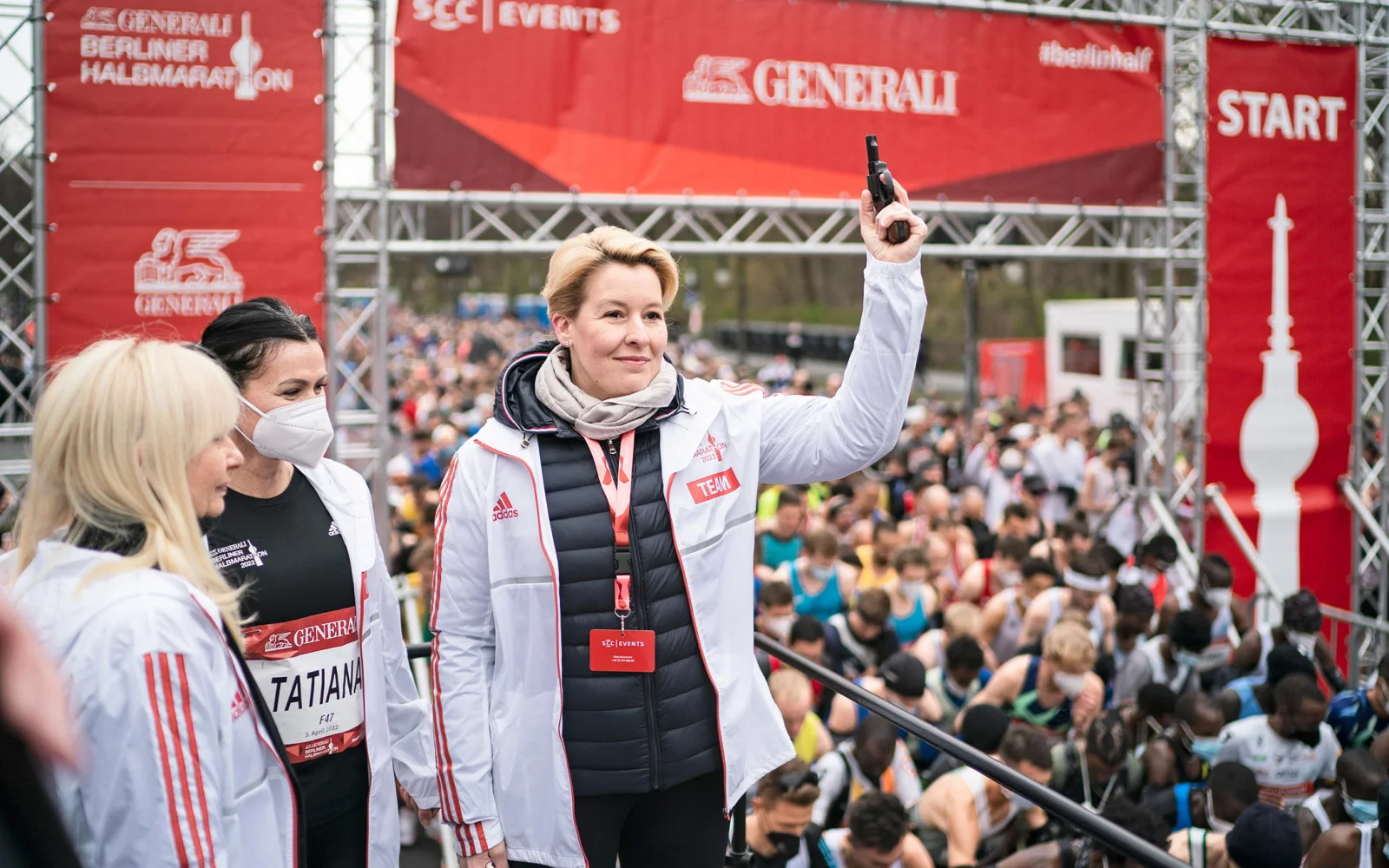 Die ehem. Bürgermeisterin F.  Giffey beim Startschuss 2022 | © SCC EVENTS