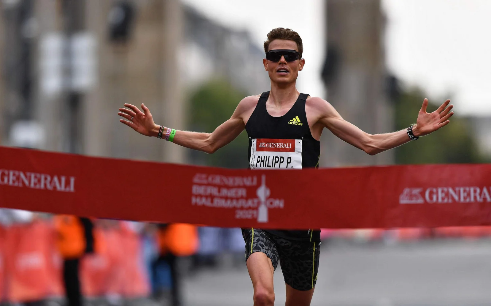 Philipp Pflieger, schnellster Deutscher beim GENERALI BERLINER HALBMARATHON | © SCC EVENTS