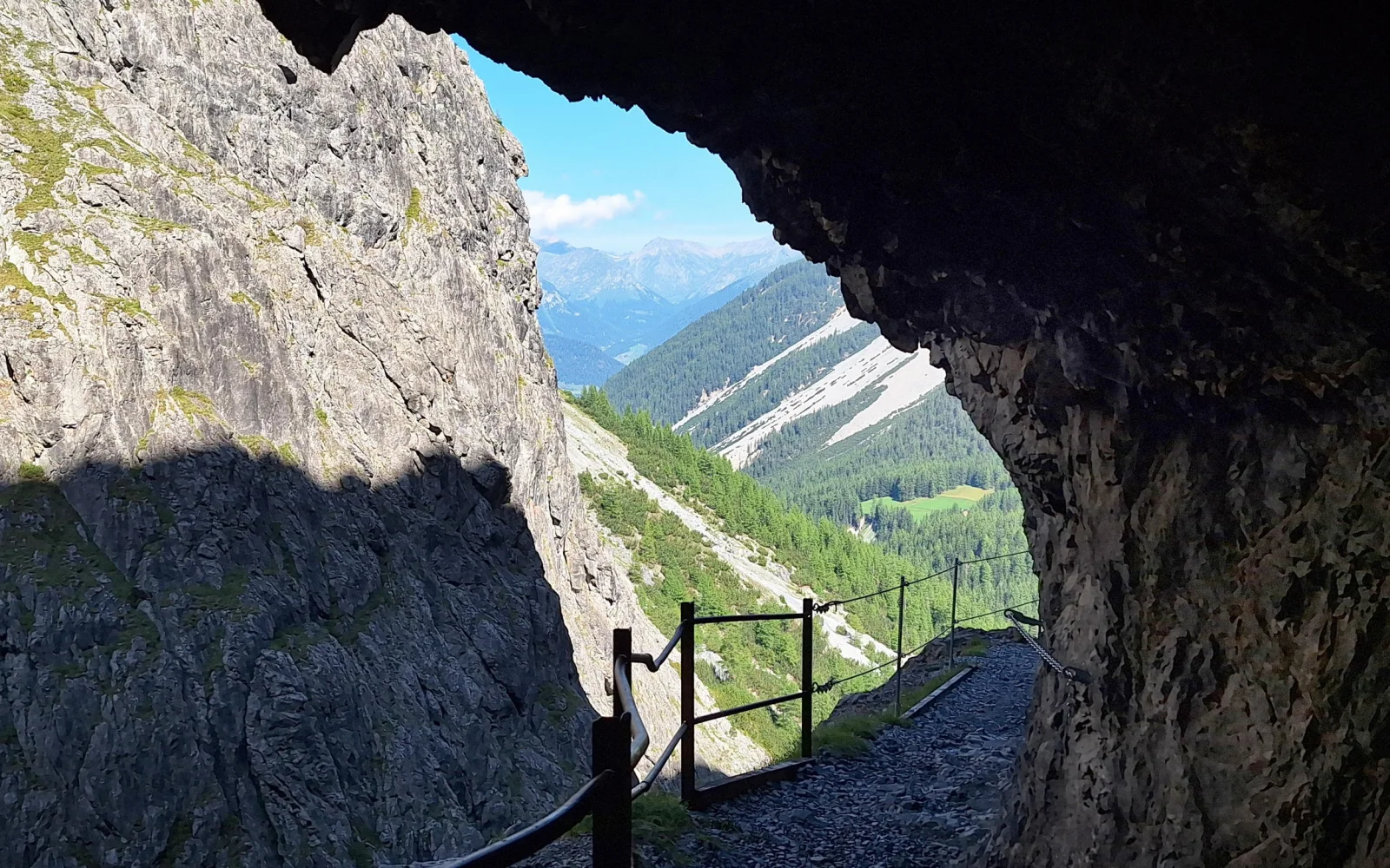 ... bis zum atemberaubenden Weg durch die wilde Uina-Schlucht.(Foto:A.Zäch)