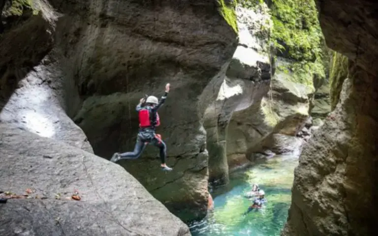 Der Natur ganz nah: Action pur beim Canyoning