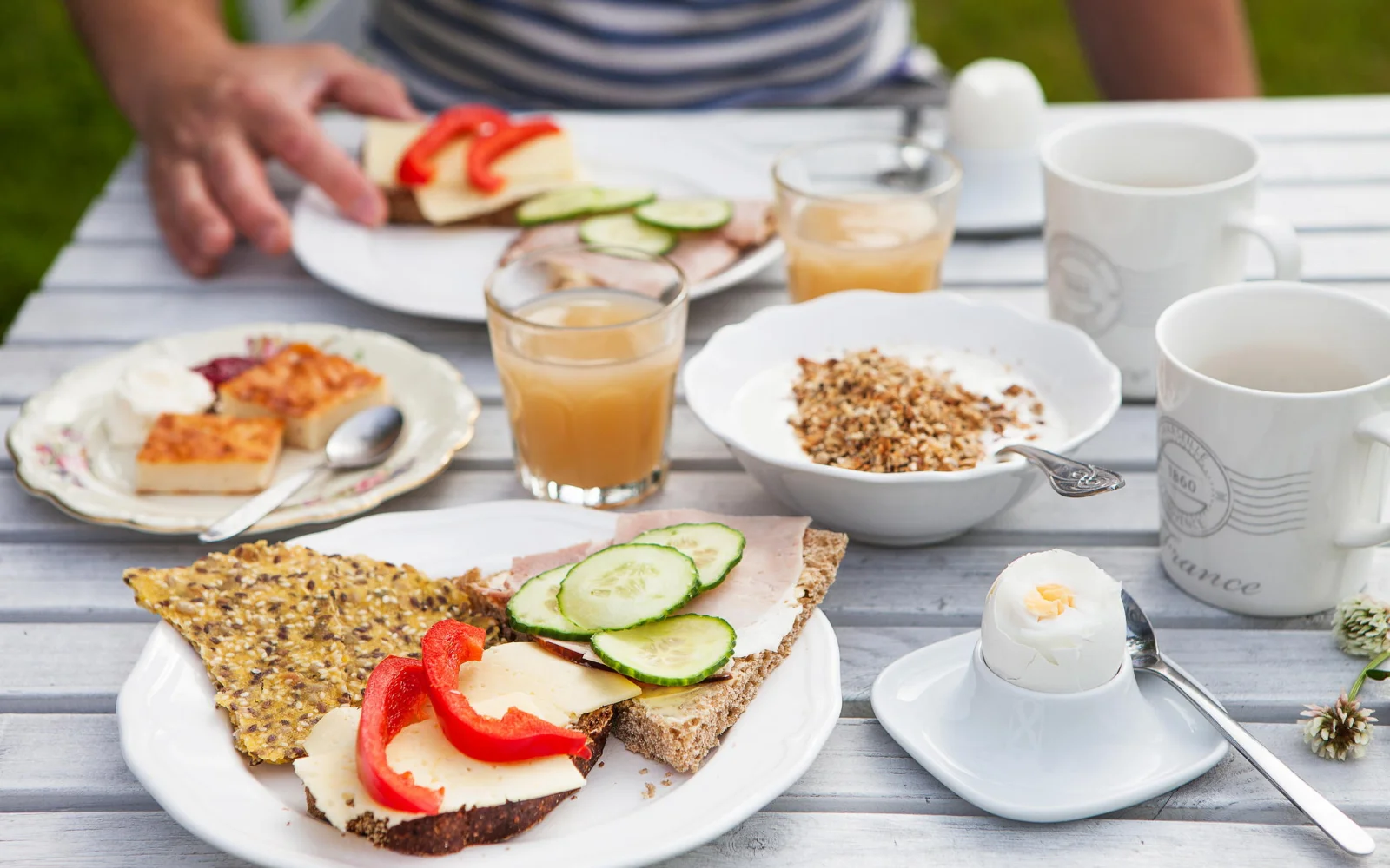Vor ihren Aktivitäten genießen Sie jeden Morgen ein leckeres Frühstück.