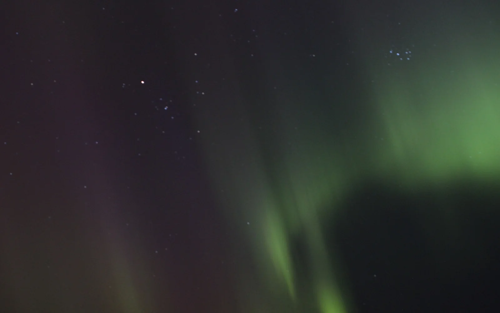 Wir drücken Ihnen die Daumen, dass Sie klaren Himmel haben und Nordlichter tanzen sehen.