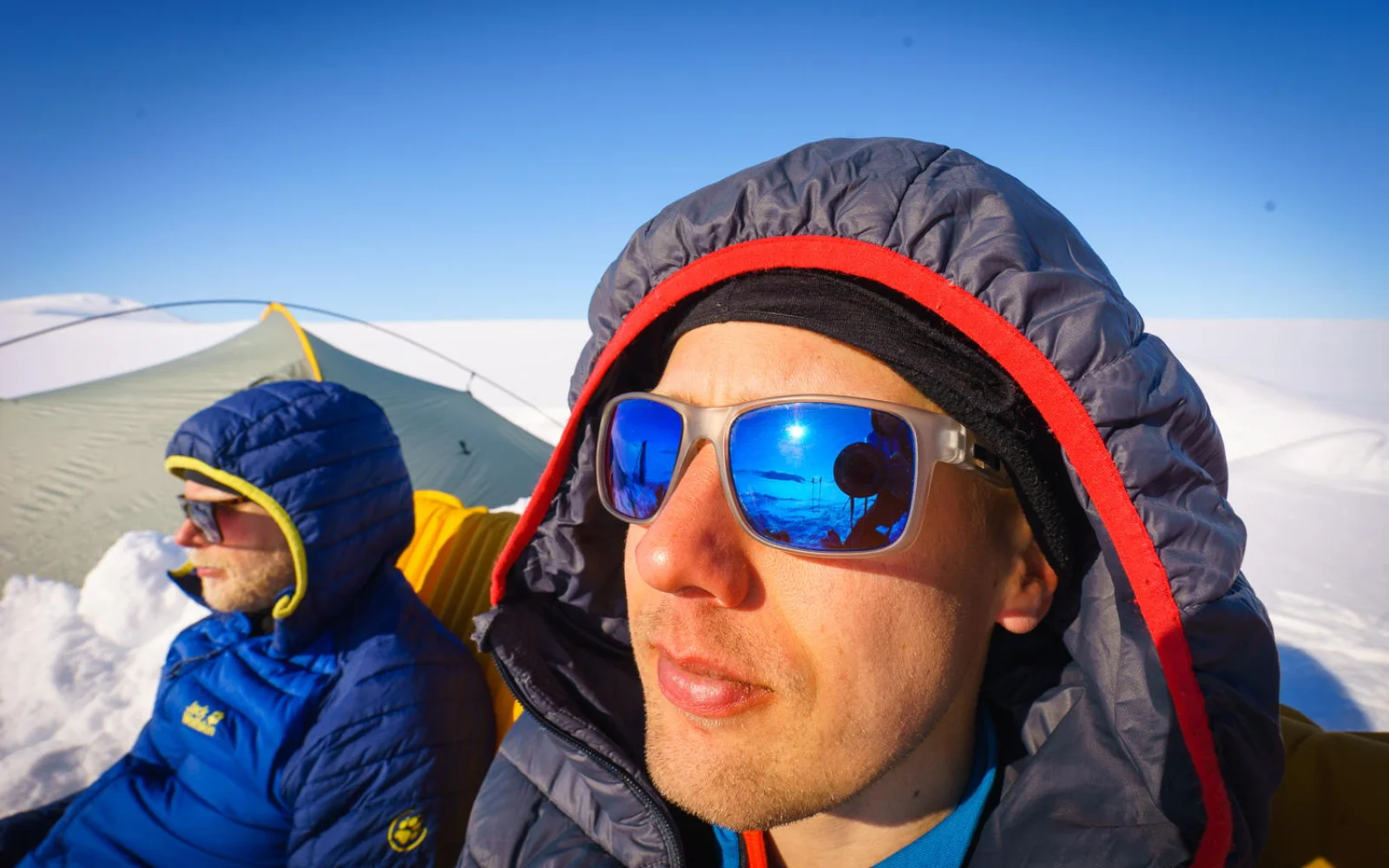 Sonnenbrille und Sonnenschutz sind unerlässlich, v. a. bei den Reiseterminen ab Anfang März.