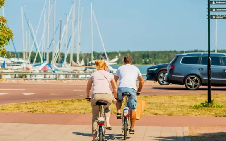Fährfahrt Stockholm–Mariehamn und erste Radtour nach Järsö