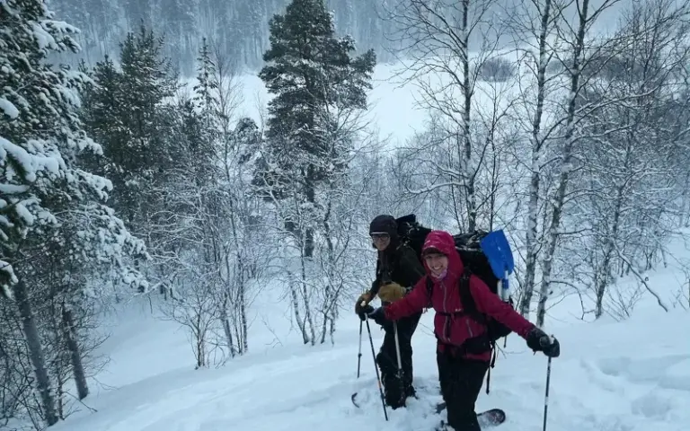 Schneeschuhwanderung auf den höchsten Fjäll des Nationalparks