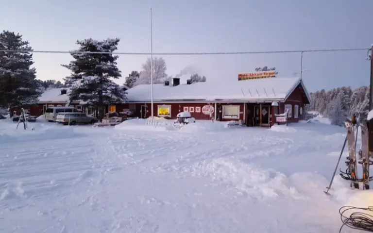 Fahrt zum Flughafen Ivalo und Abreise