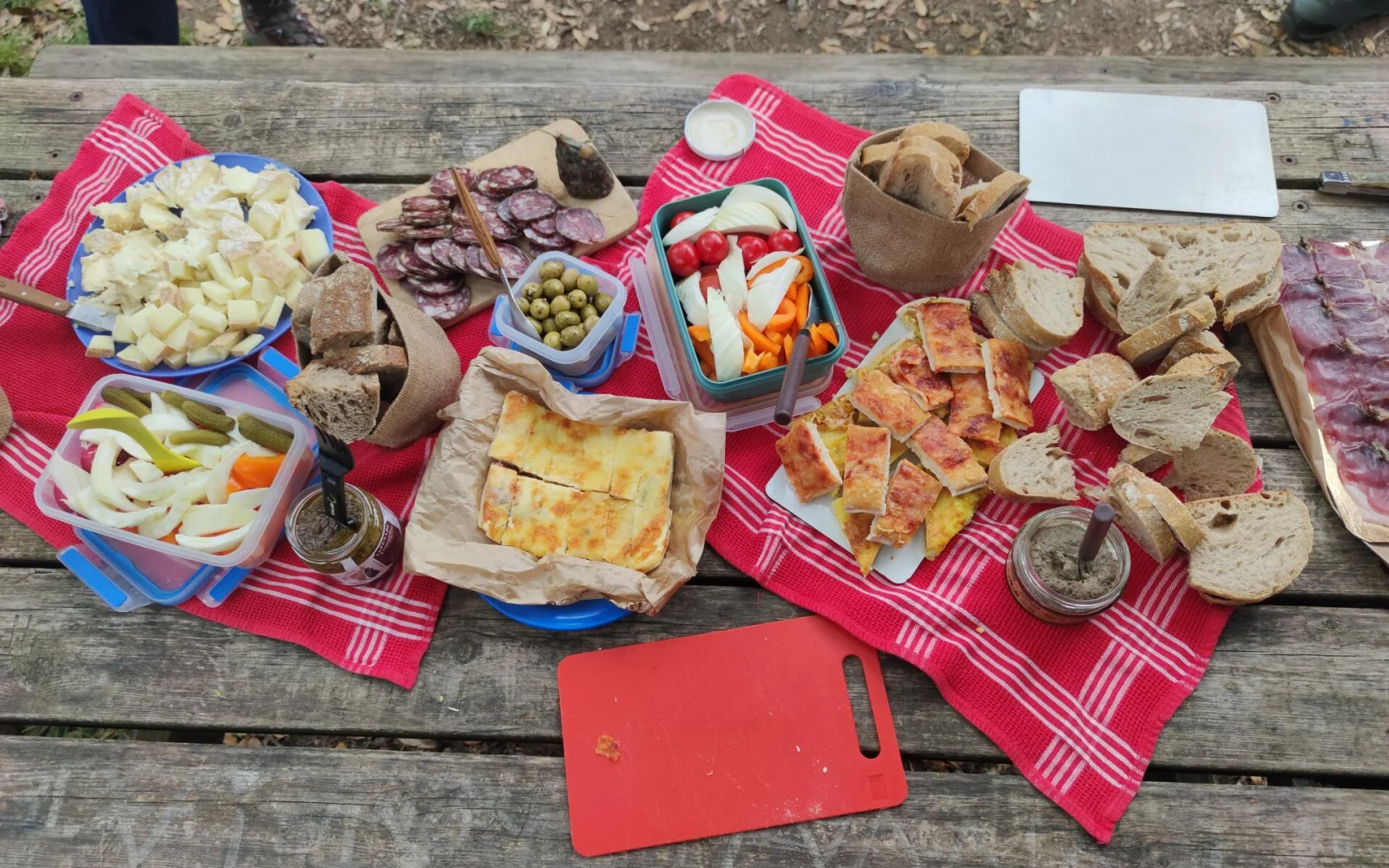Immer wieder eine Highlight unterwegs - Picknickpausen mit leckeren korsischen Spezialitäten