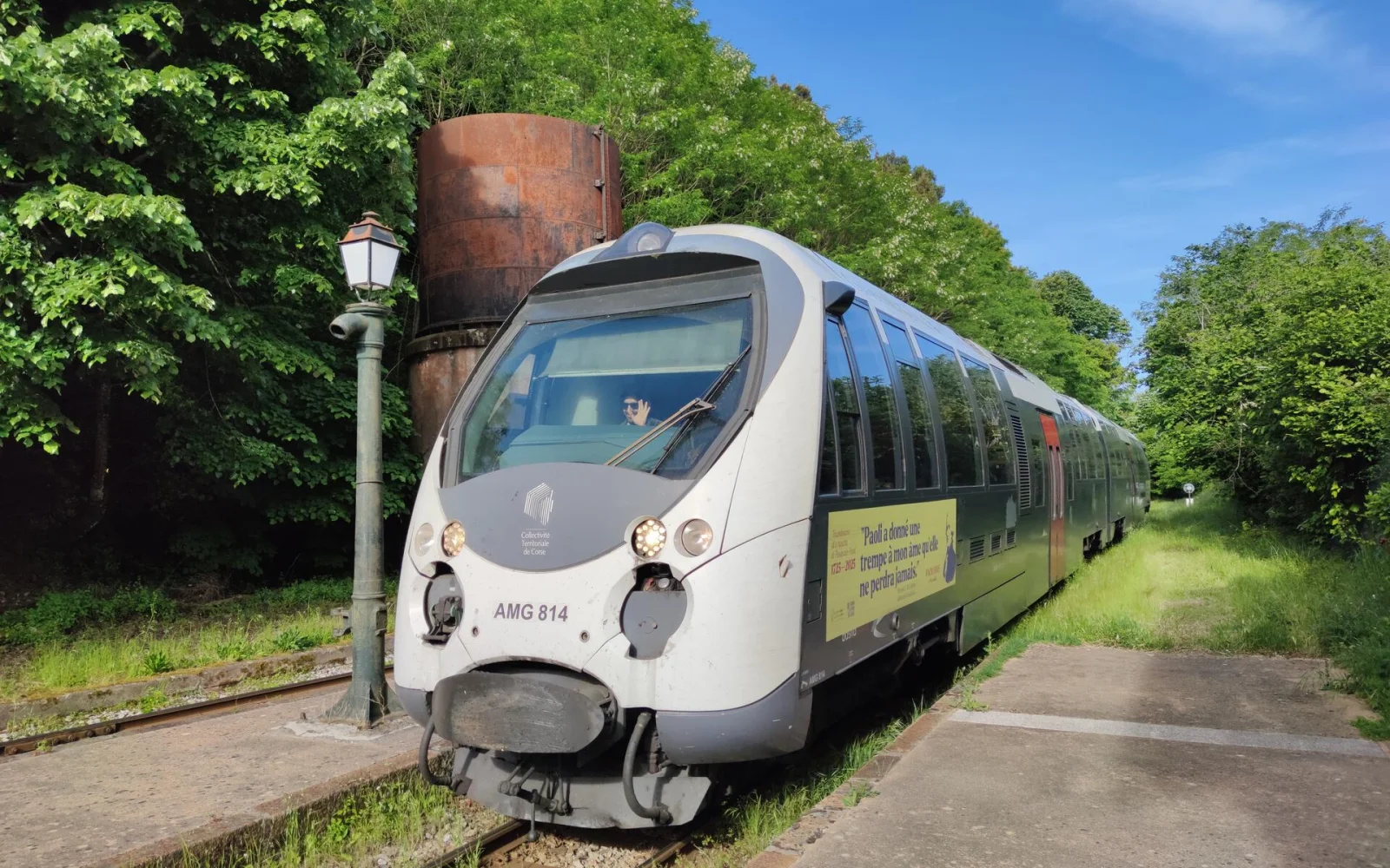 Mit der Eisenbahn gelangen Sie zu den Ausgangspunkten Ihrer Wanderungen.