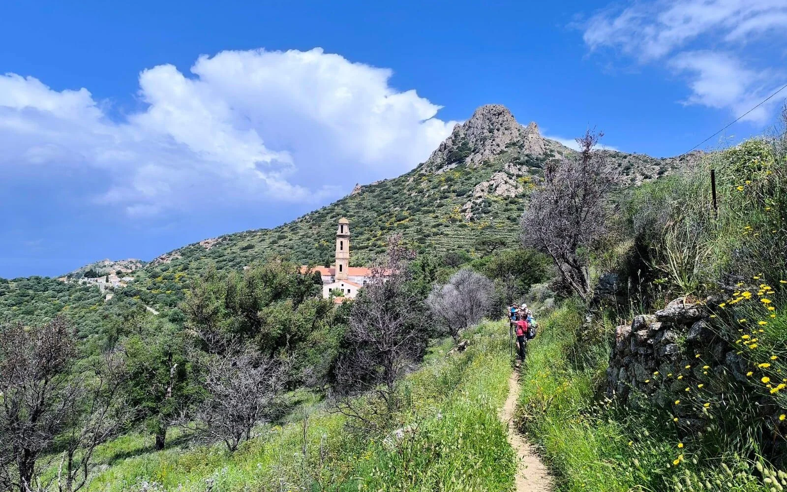 Direkt von Ihrer Unterkunft wandern Sie in die Dörfer der Balagne