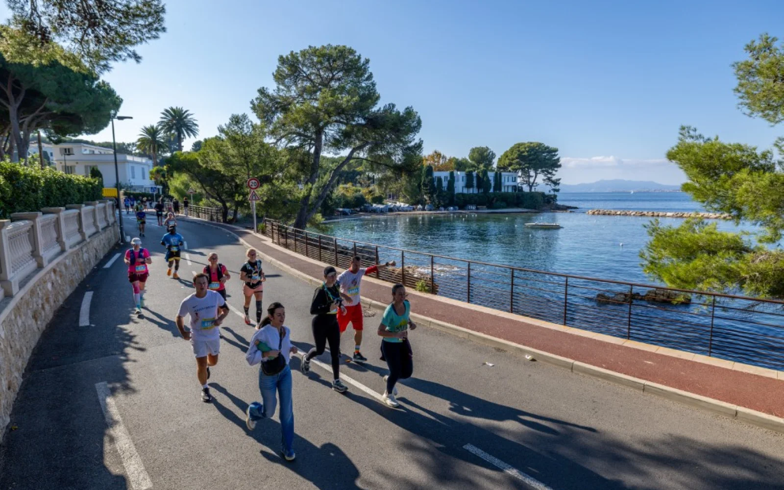 Die Strecke verläuft über 90% entlang der französischen Riviera