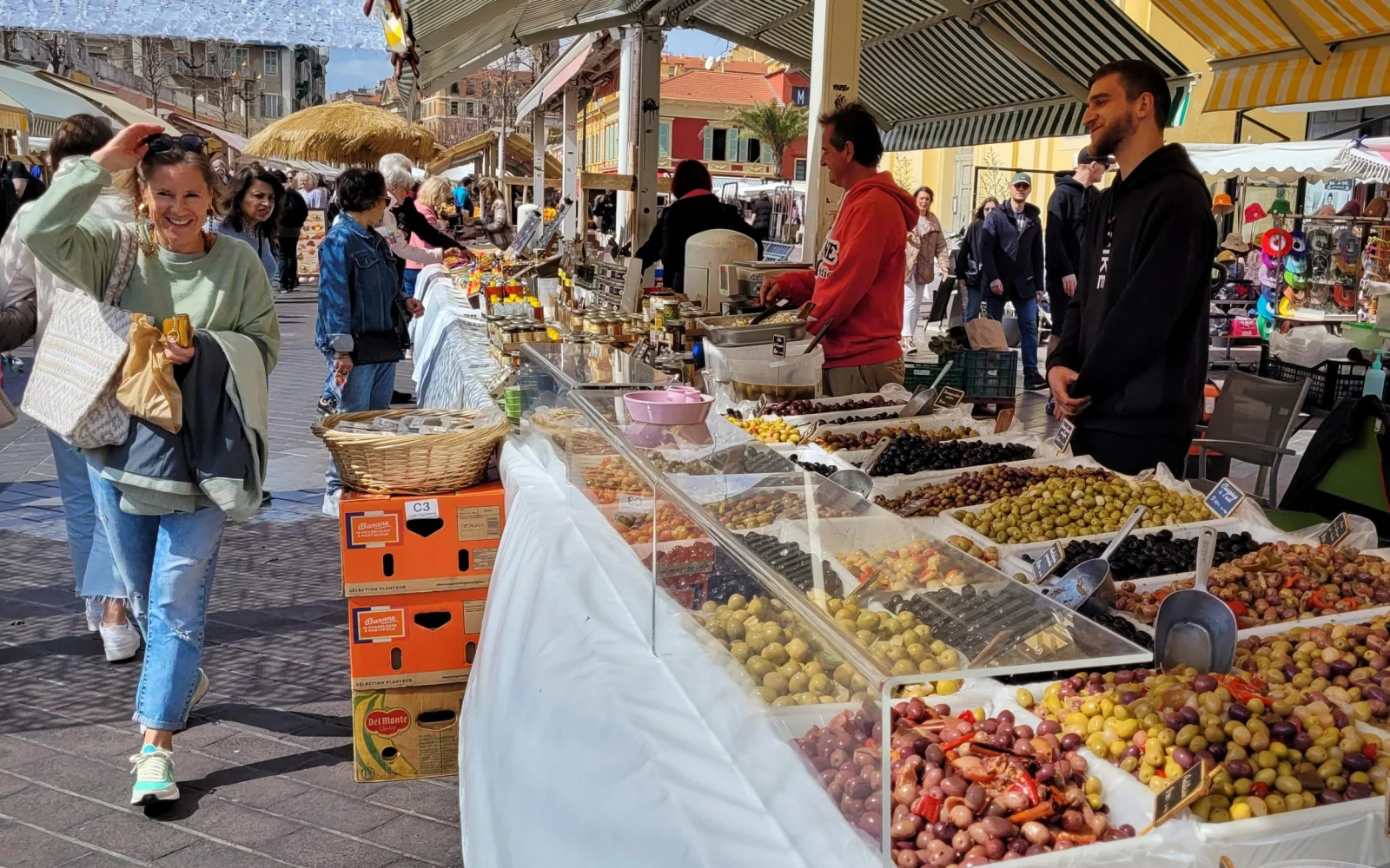 Sehens- und erlebenswert - der bunte Blumenmarkt