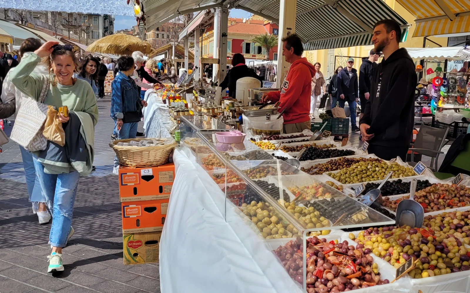 Unbedingt einen Besuch wert - der bunte Blumenmarkt in Nizza