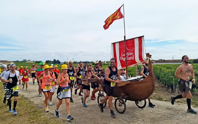 Jedes Jahr begeistert der Médoc-Marathon mit einem fantasievollen Motto