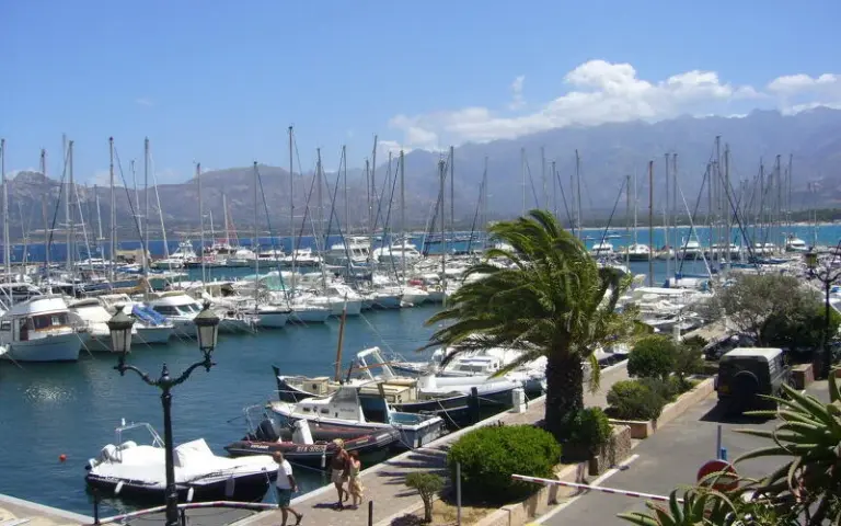 Wanderung in der Bucht von Calvi und freie Zeit zur Stadterkundung