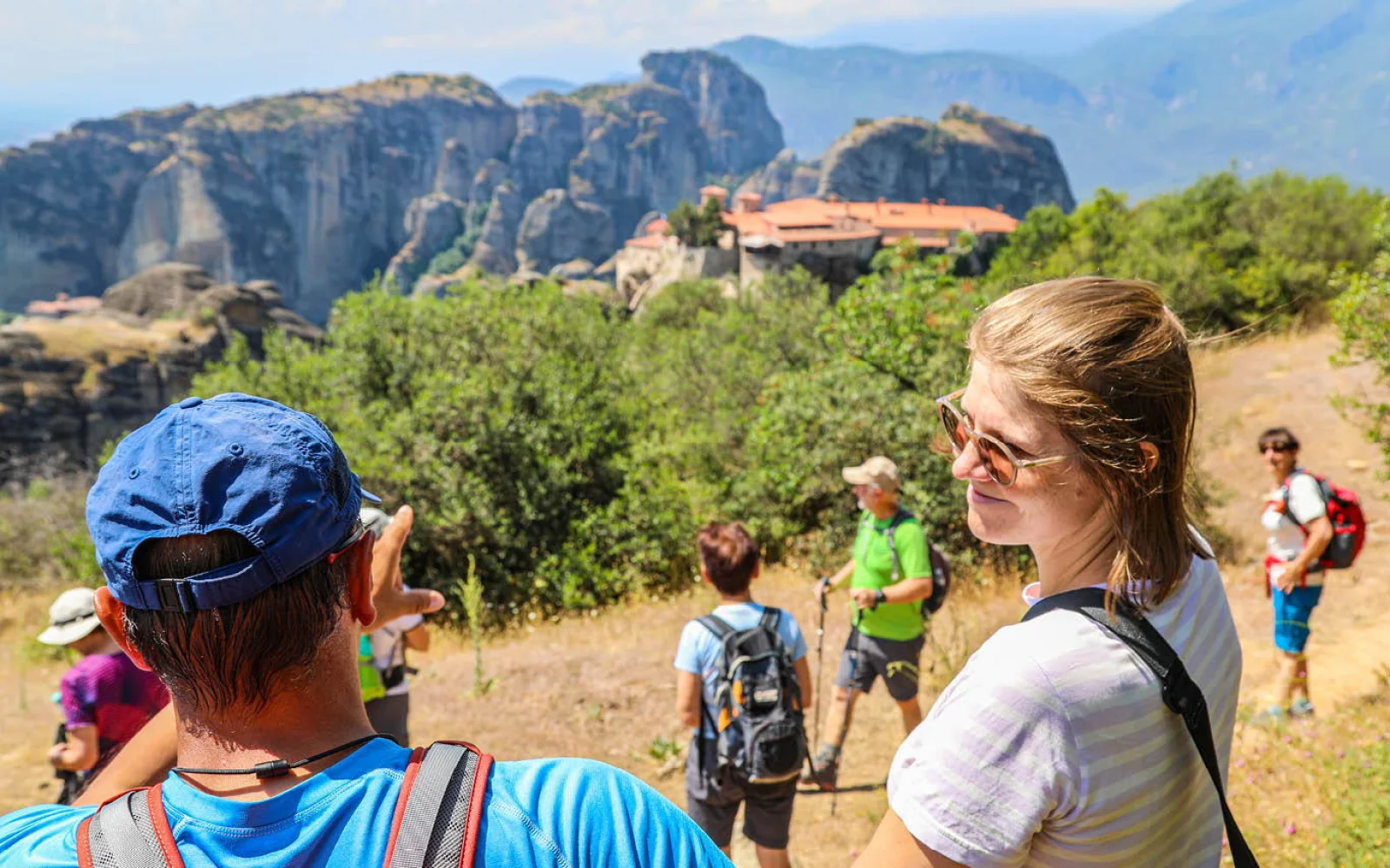Der Reiseleiter Lefteris (links) zeigt seine Heimat mit viel Liebe