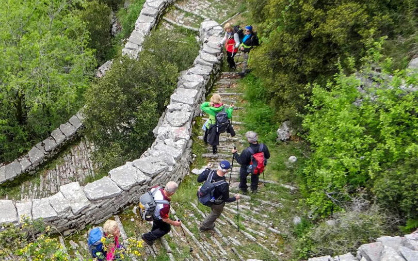 Es finden tägliche Wanderungen von 4 bis 6 Stunden statt