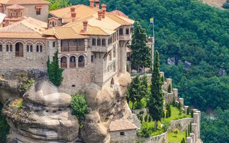 Durch den Felsenwald zu den Meteora-Klöstern