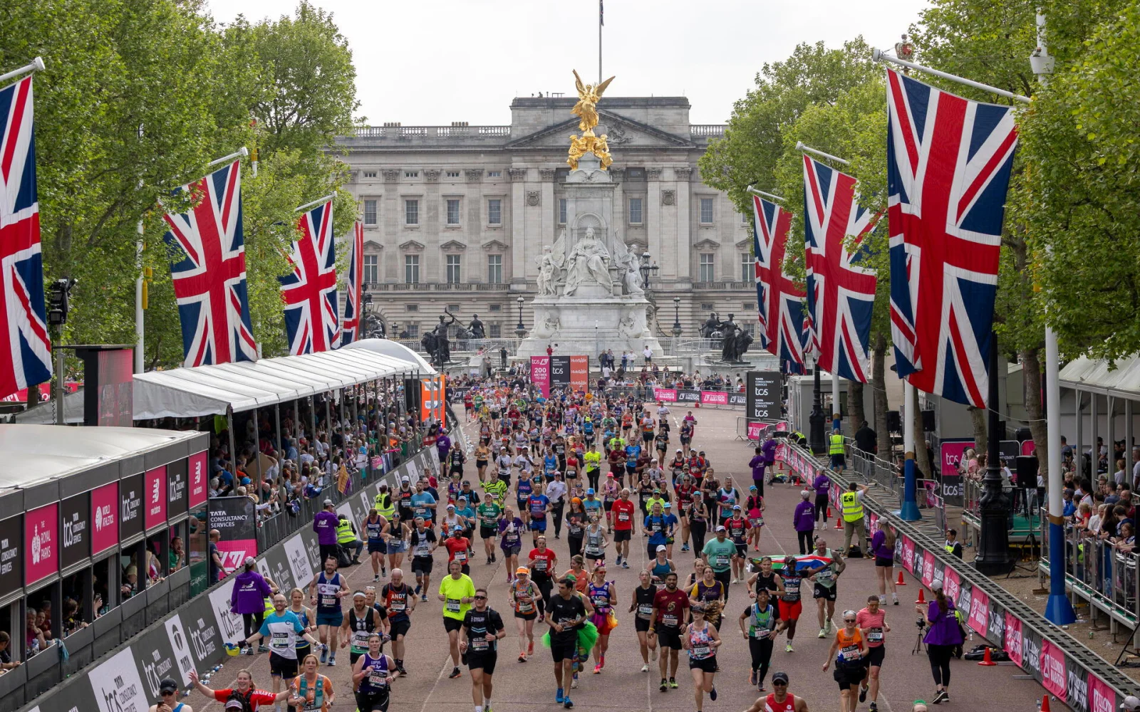 Nach 42 km erfolgt der Zieleinlauf vor dem Buckingham Palace