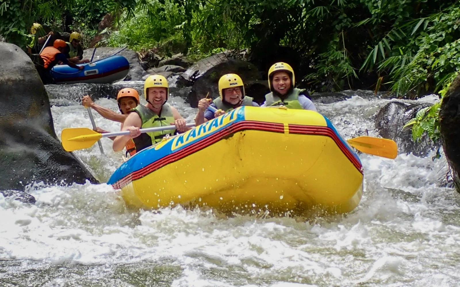 Action Pur beim Rafting auf dem Nimanga-Fluss